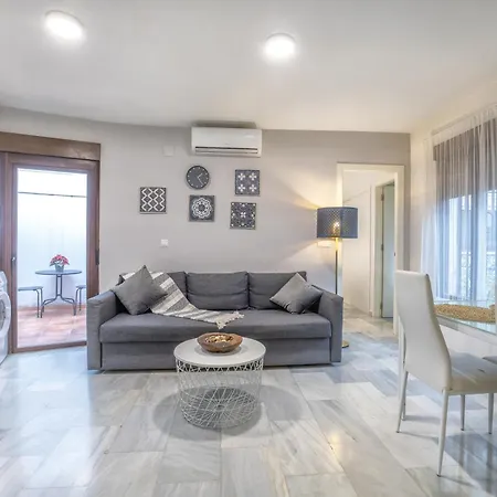 Encanto En La Juderia: Con Patio *