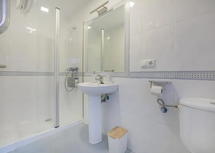 Encanto En La Juderia: Con Patio